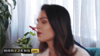 Brazzers - Katana Kombat a vonzó latina milf
