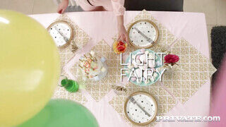 Hanna Ray és Light Fairy édeshármasban dugnak