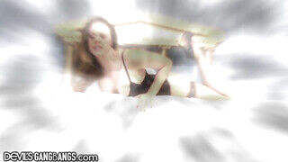 Chanel Preston élvezi ha fehér srácok kufircolják