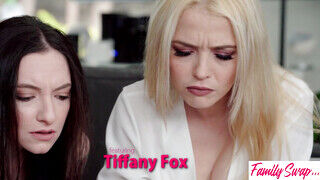 Tiffany Fox a kurva tini milf gruppen kúrel