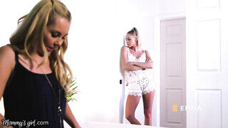 Aaliyah Love és Emma Hix lezbi pornója