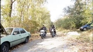 Világos Szőke ribancot kufirconlak meg a motoros pasik