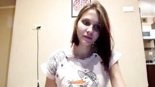 Lilly a terhes tinédzser maca maszturbálása
