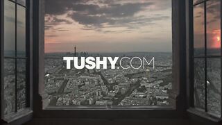 A szőrös vaginás Tori Black análszexe