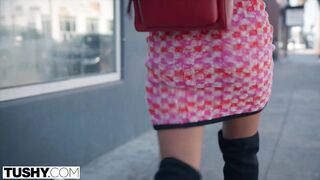 Zoe Bloom élvezi ha ánuszba szexelik