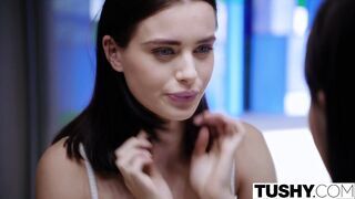 Lana Rhoades hátsó nyílásba kefélve