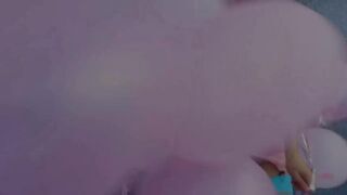 Riley Reid púzójában két himbilimbi