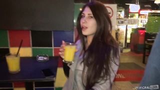 Ayda Swinger a óriási kannás zsenge ribi