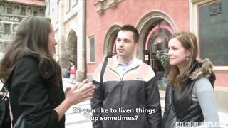 Tinédzser lánynak bejön a méretes fallosz