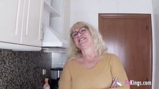 Fiatal csávó és a szexéhes nagyika