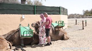Gigászi mellű arab csajszika baszása