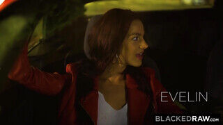 BlackedRaw - Evelin Stone élvezi a gigantikus dárdát