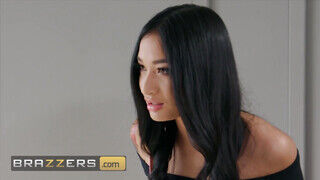 Brazzers - Avery Black idősebb pali dákóján lovagol