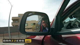 Brazzers - Kendra Lust imádja a óriási pöcst