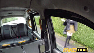 Fake Taxi - Szoknyás fiatal nőci a taxissal kefél