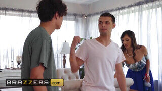 Brazzers - Lexi Luna a fia haverjával kamatyol