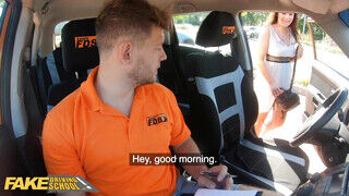 Fake Driving School - Little Eliss reszel az oktatóval