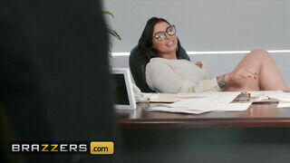 Brazzers - A hatalmas popós Ivy Lebelle popó pornója
