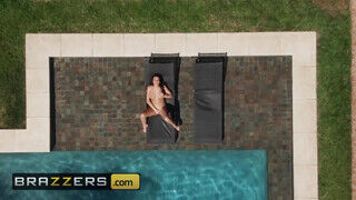 BRAZZERS - Jolee Love a termetes tőgyes tini lány