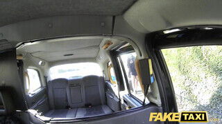 Fake Taxi - Candy Sexton a taxissal közösül