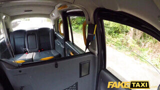 Fake Taxi - Barbie Sins hátsó bejáratba tolva