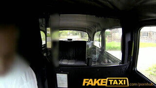 FakeTaxi - méretes mellű milf dugása