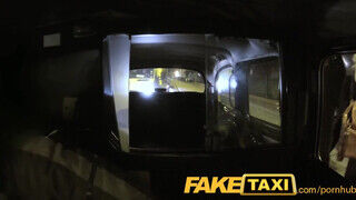 FakeTaxi - beindult világos szőke néni szexelni akar