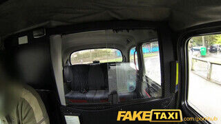FakeTaxi - helyi gádzsi pinájába élveznek