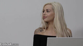 EroticaX - Elsa Jean kefélni akar a főnökkel