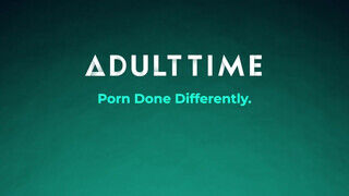 ADULT TIME - Jessie Saint és Lulu Chu édeshármasban közösülnek