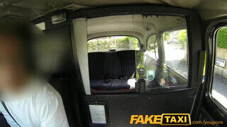 FakeTaxi házas szuka extra falloszt akar