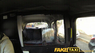 FakeTaxi - termetes száj, hatalmas segg és egy lucskos punci