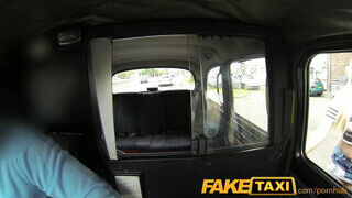 FakeTaxi - tornacipős maca péniszt akar és kap is