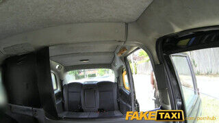 FakeTaxi rózsazsín bugyis pipi