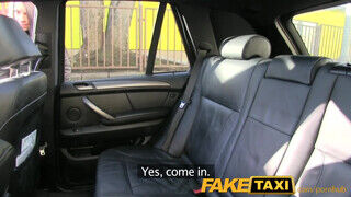 FakeTaxi szívdöglesztő nőci csattogó csöcsökkel