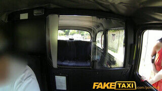 FakeTaxi még a seggnyalást is bevállalja a pipi