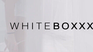 WhiteBoxxx - Nelly Kent a hatalmas csöcsű román maca