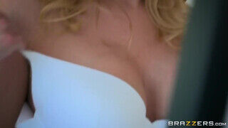 Britney Amber cunija kiéhezett - Brazzers