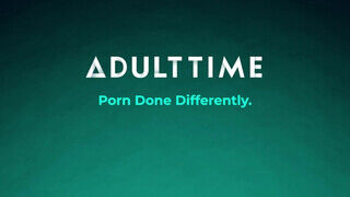 ADULT TIME - Chloe Sky életének legelső leszbikus jelenete