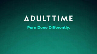 ADULT TIME - Lena Paul óriási csöcseivel masszíroz