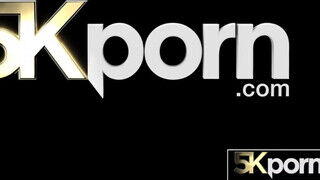 5K PORN - Lilian Stone a fullos termetes tőgyes milf