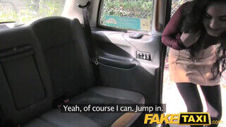 FakeTaxi - ártatlan pici fiatal bige vastag farkat szop