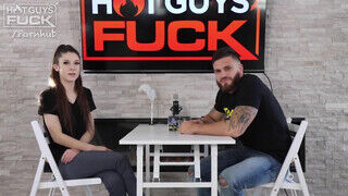 Hot guys fuck - ezzel a csávóval akarok kúrni !