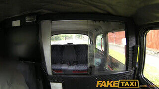 FakeTaxi - Felborotvált fejű punk pipi megkúrva