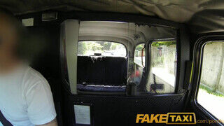 FakeTaxi - Rio Lee a termetes cickós barna nőci
