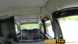 FakeTaxi - Megan Clara a termetes didkós tinédzser