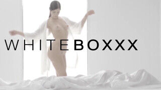 White Boxxx - Stacy Cruz lágy kamatyolása