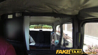 FakeTaxi - Bella Baby a csöcsös cseh pipi