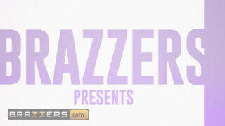 Brazzers - Katie Kush a kéjnő szemüveges maca