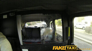 FakeTaxi - Csöcsös félvér csajszika bekúrva
